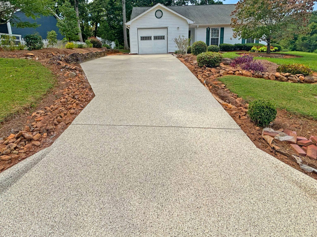 Driveway with a Shoreline color floor coating